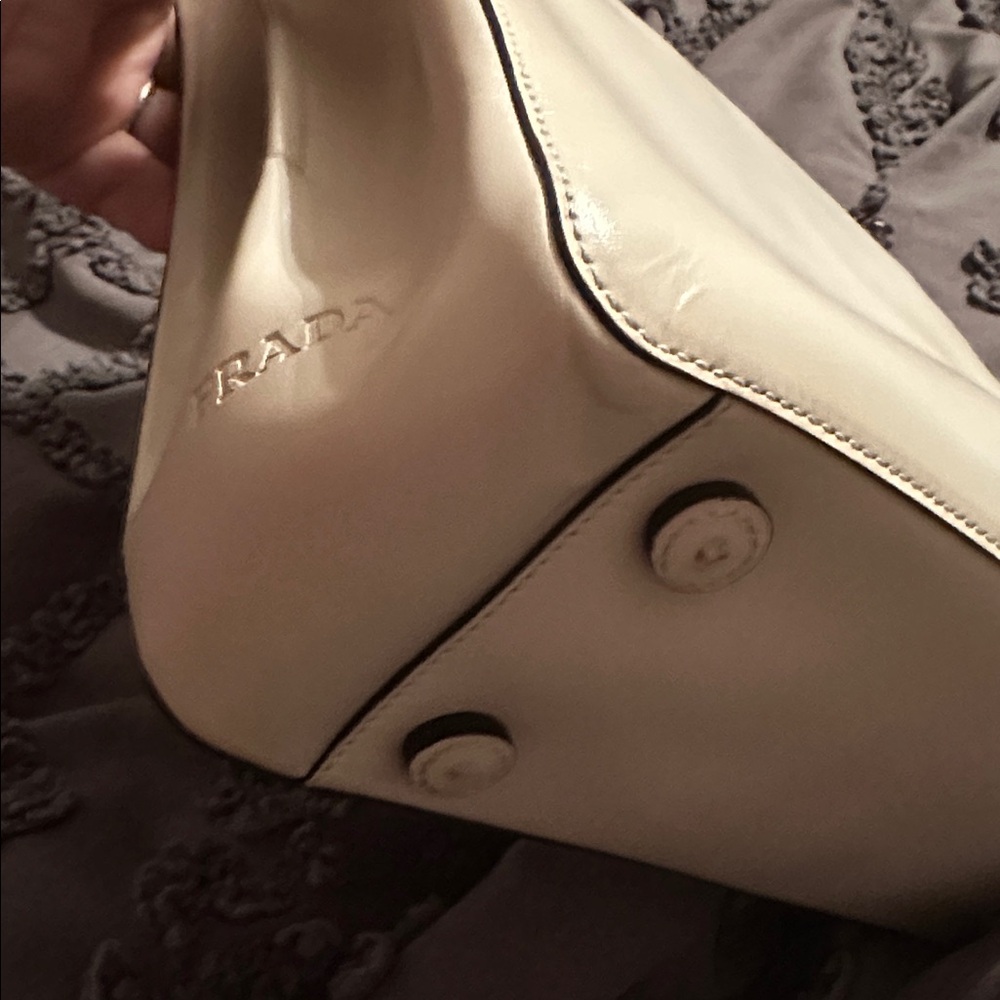 Prada vintage shoulder bag leather with metal strap. Gorgeous, rare bag. - Picture 5 of 11